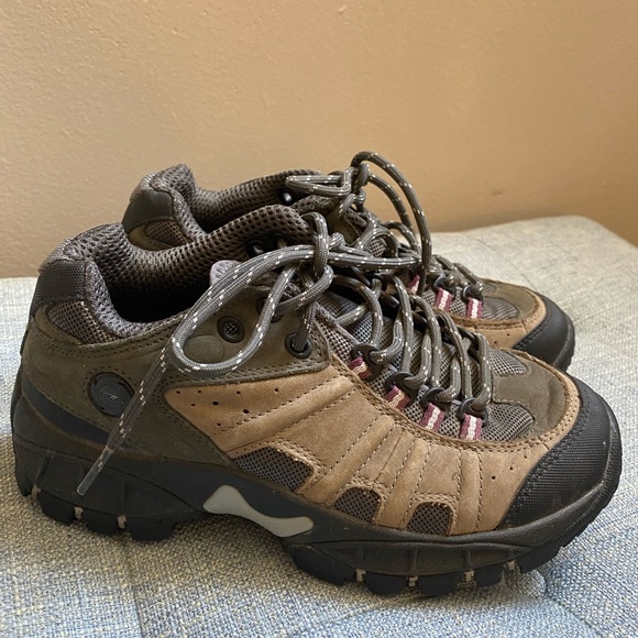 Hi-Tec Shoes - Women’s Hi-Tech Outdoor Mountain Shoes Size 7